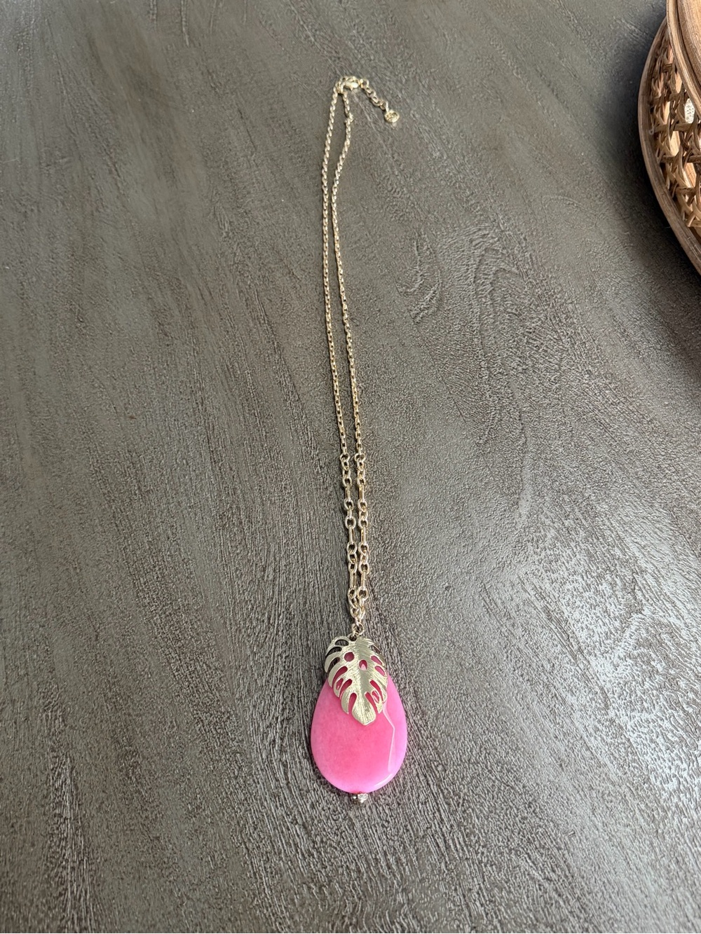 Lilly Pulitzer gold and pink tear drop necklace
